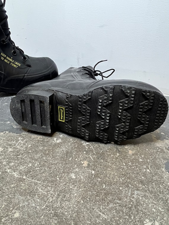 Vintage 1980s Us Military Mickey Mouse Boots. Extreme Cold Weather