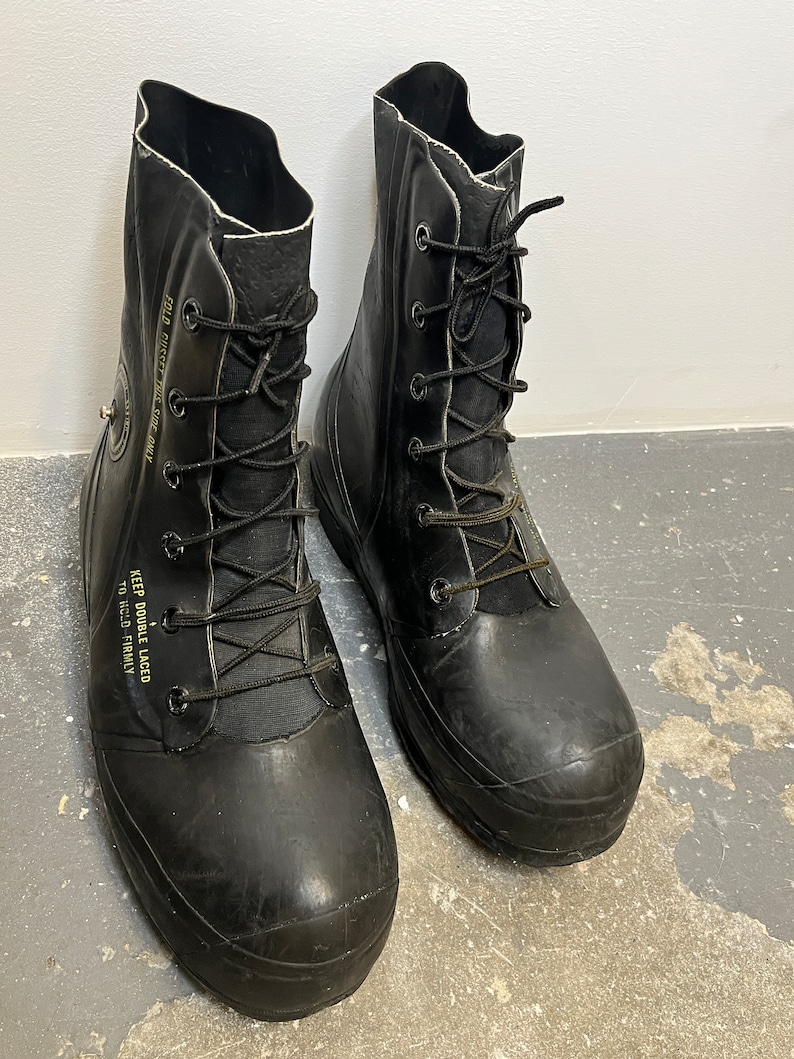 Vintage 1980s Us Military Mickey Mouse Boots. Extreme Cold Weather Arctic Boot by Bata. Sizes 6 XN image 1