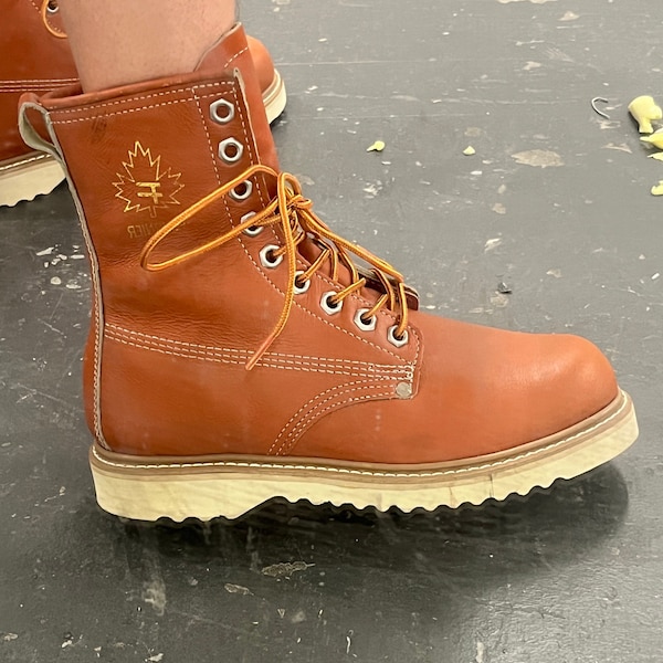 1980s Deadstock Canadian Brand Fournier tan leather work boots. Steel toe. Sz 7 Eee. Made in Korea.