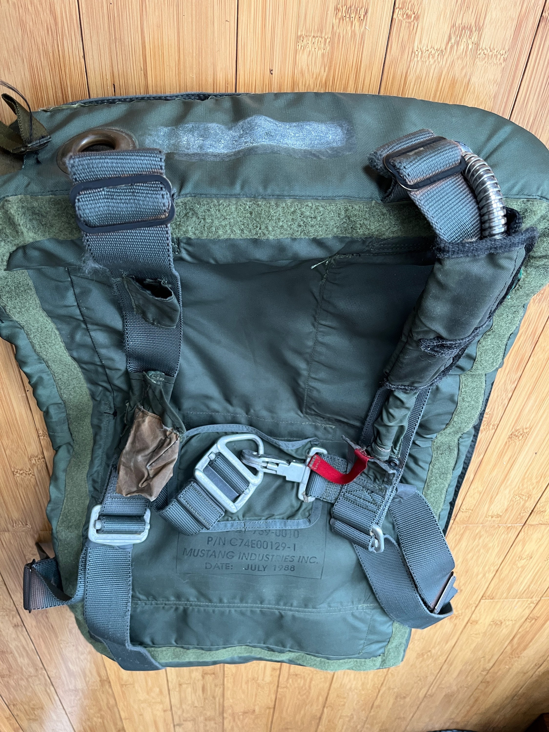 Canadian Mustang Survival Life Raft Backpack