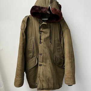 Type B9 US Army 1960s Civilian Flight Jacket. Talon zippers. Shearling lined hood. Appx Sz M.