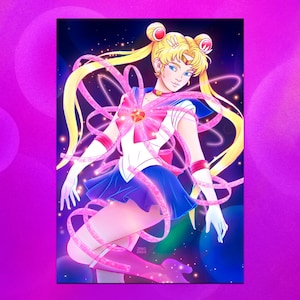 Op de afbeelding: Digitale illustratie van een personage met blonde staartjes, blauwe ogen en een witte top met een blauwe rok. Roze linten en glitters omringen het personage tegen een donkerblauwe achtergrond. Het kunstwerk is in een digitale schilderstijl.