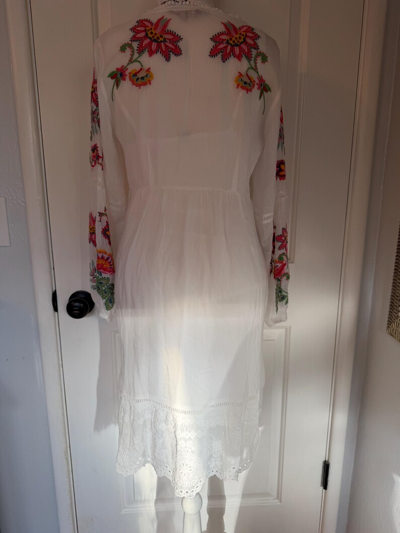 NWT Johnny Was - White Cotton Dress Floral Embroidered Size S With Slip image 14