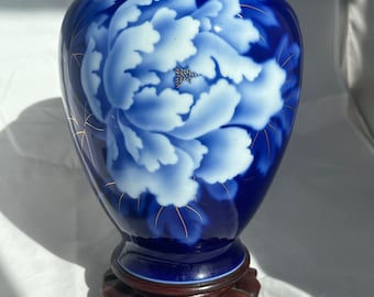 Fukagawa Sei Vase Blue Peony 10”