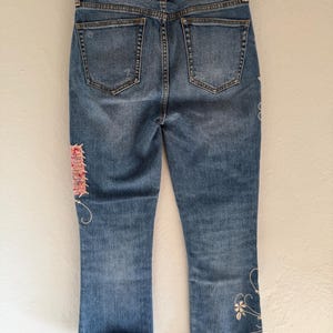 NWOT Johnny Was cropped slim-fit geborduurde patchwork blauwe denim jeans, maat 25 afbeelding 6