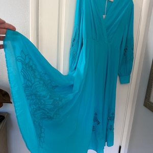 NWT Jade de Johnny Was Vestido largo bordado azul/turquesa Manga larga S imagen 6