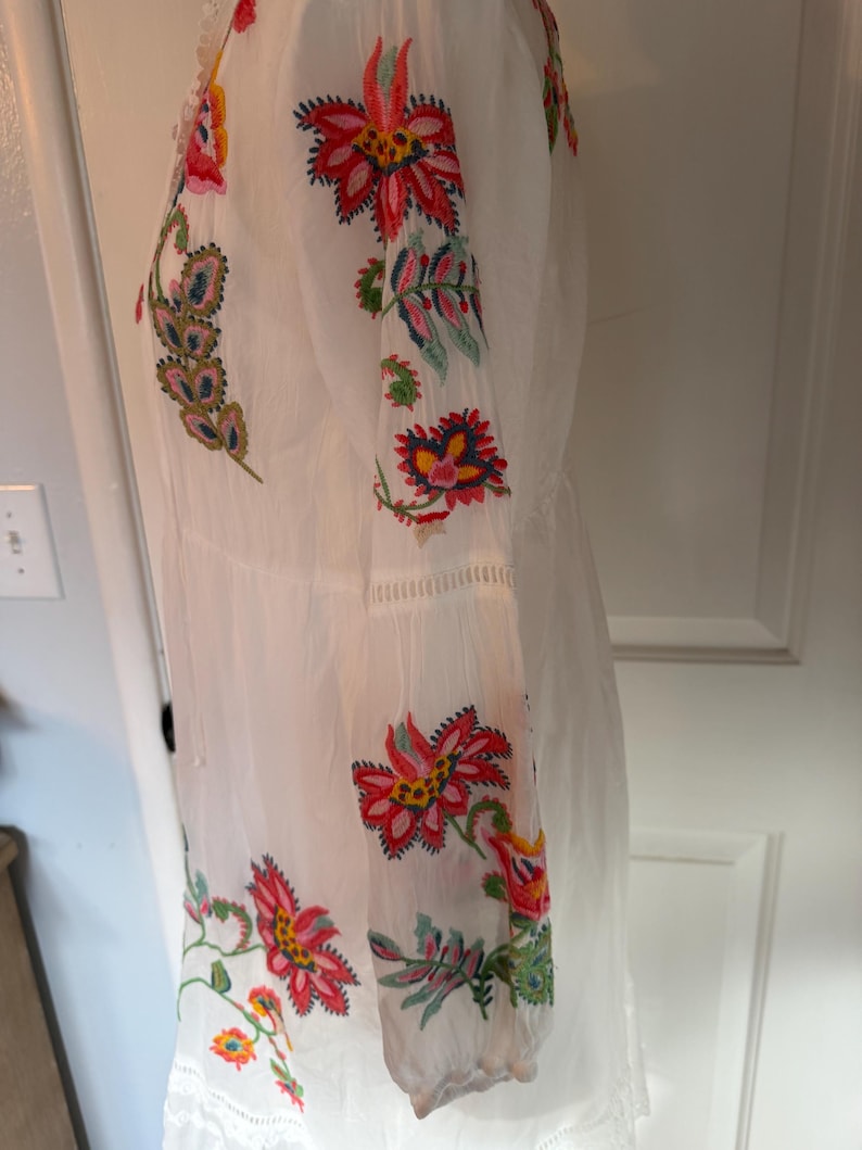 NWT Johnny Was - White Cotton Dress Floral Embroidered Size S With Slip image 10