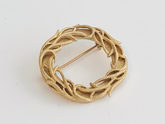 Vintage Brooch, Golden Wreath - image 1