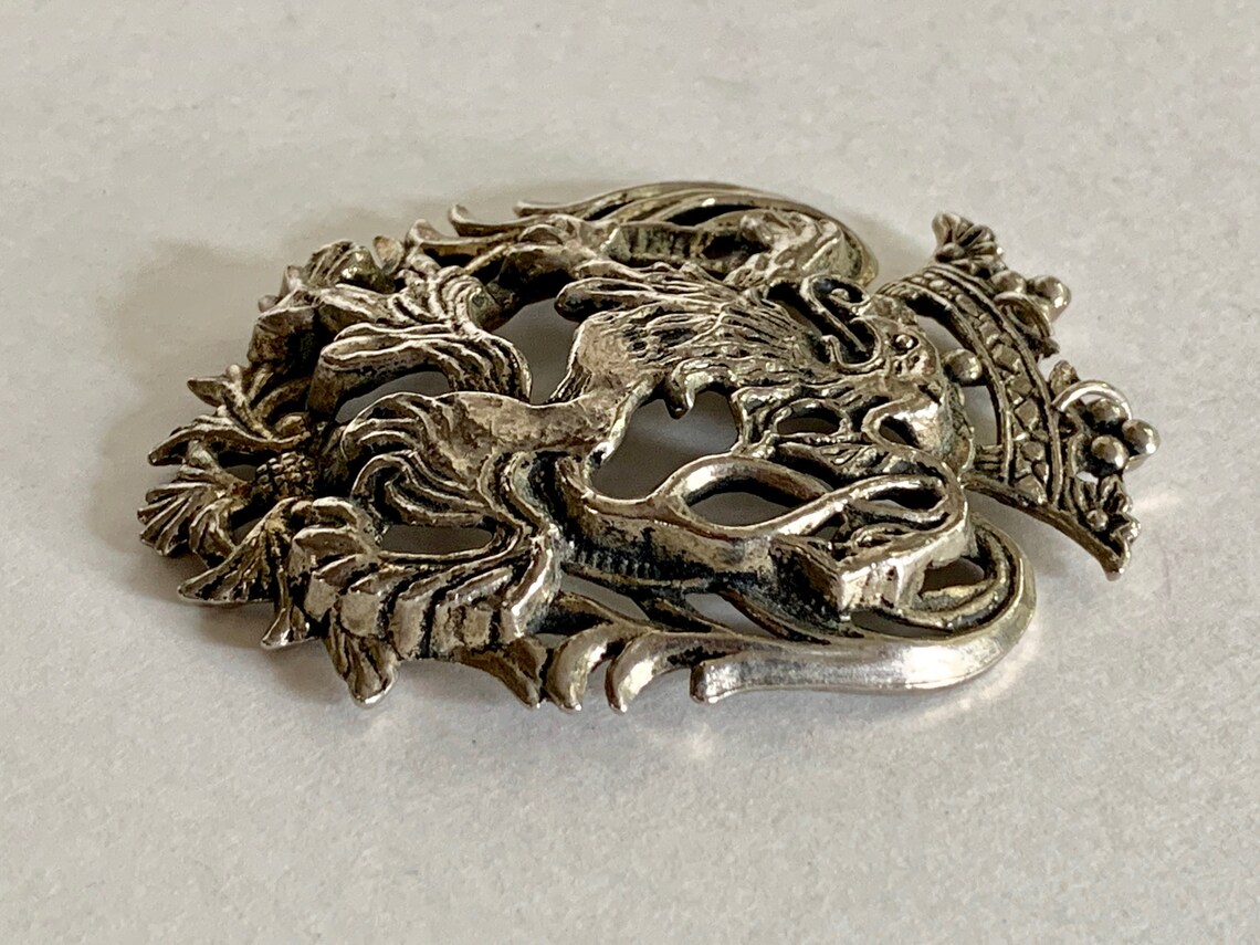 Vintage Lion Crown Silver Metal Pendant Etsy