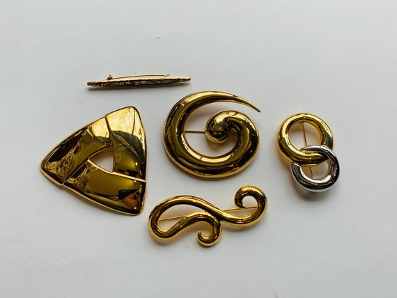 Vintage Collection of Gold Brooches - image 3