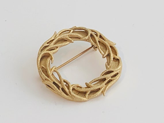 Vintage Brooch, Golden Wreath - image 2