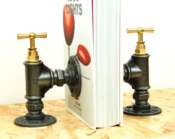 Set of 2 metal plumbing fittings/faucet bookends