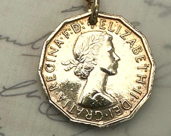 1967年製イギリス3ペンス硬貨のヴィンテージネックレスペンダント。3 