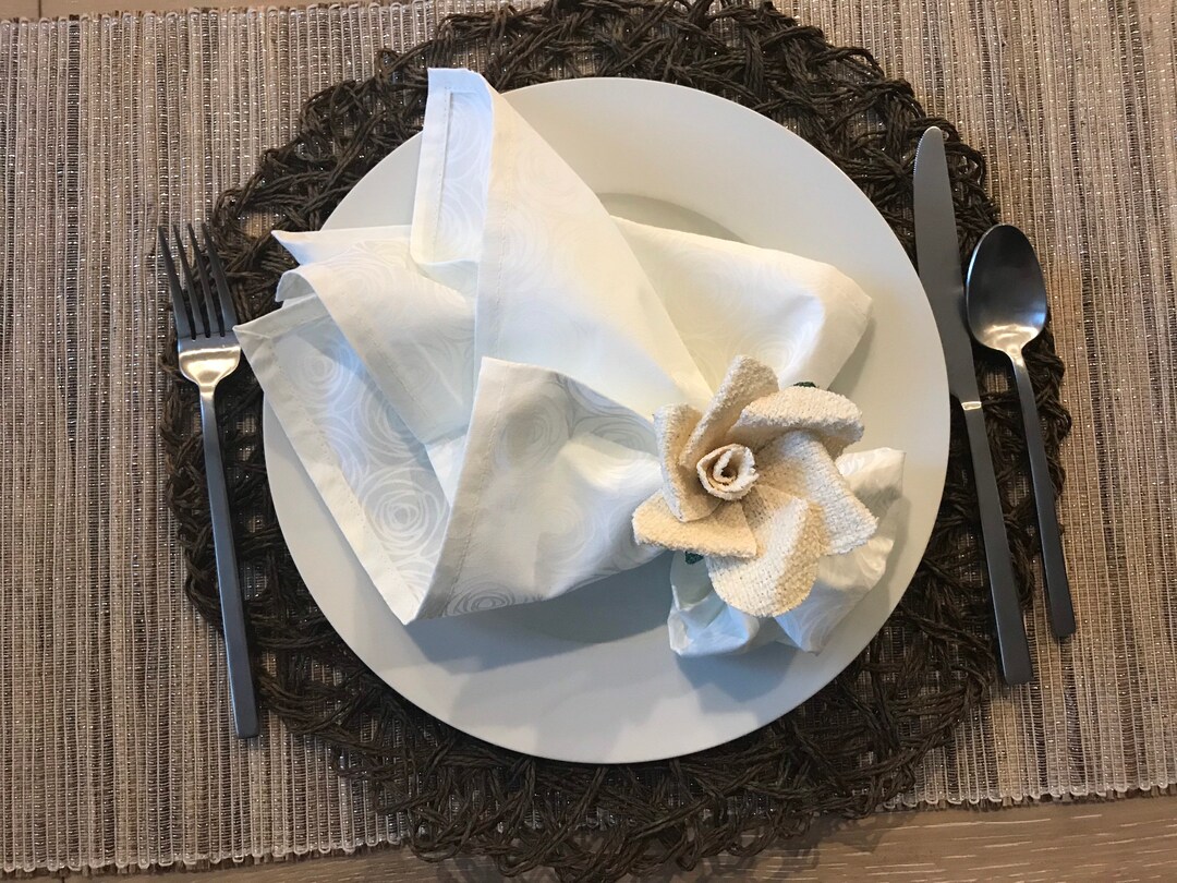 Large Cloth Napkins, Classic Cloth Napkins, Great Housewarming Gift