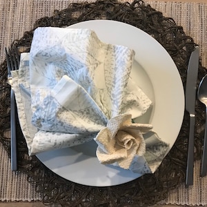 Large Cloth Napkins, Classic Cloth Napkins, Great Housewarming Gift!  Everyday Napkins...perfect for any home!