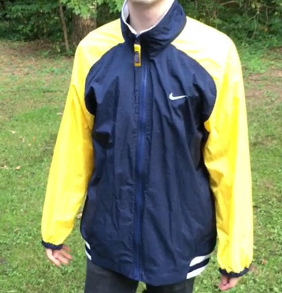 Nike white hotsell and blue windbreaker