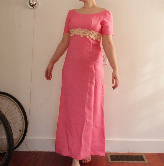 Vintage Union Made ILGWU Int. Ladies Garment Workers Union Pink