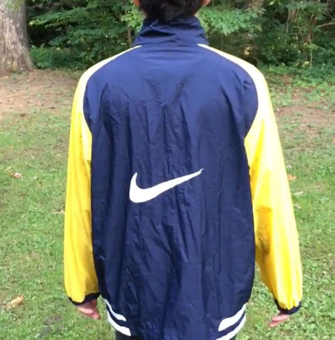 nike zip up windbreaker