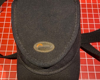 Vintage 1990s 00s LowePro Black Point and Shoot Zip Camera Case