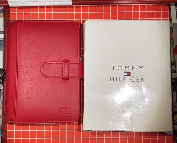 tommy hilfiger travel wallet