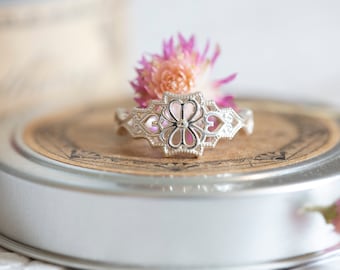 Vintage Inspired Elegant Heart Filigree Statement Ring
