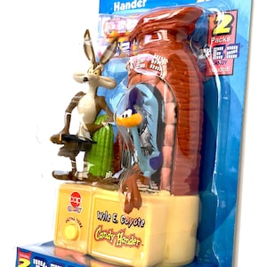 PEZ Wile E Coyote キャラクター Amazon.com: Pez 1998 Looney Tunes Wile E. Coyote Candy