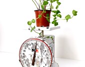 Vintage Rustic Kitchen Scale by Hanson - 25lb Food Scale - Retro Kitchen Decor -Metric Scale- Plant Stand