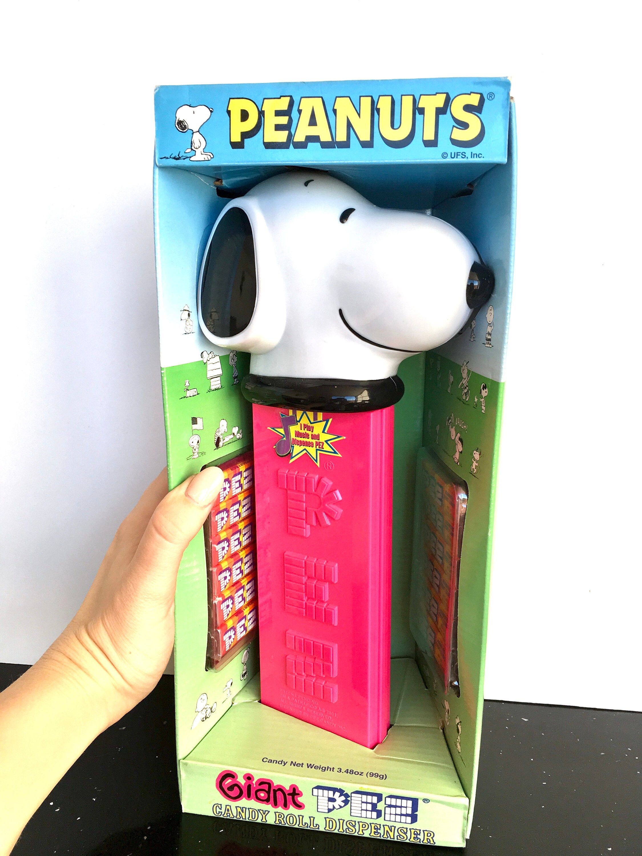 Vintage GIANT SNOOPY Pez Candy Dispenser, Plays Music