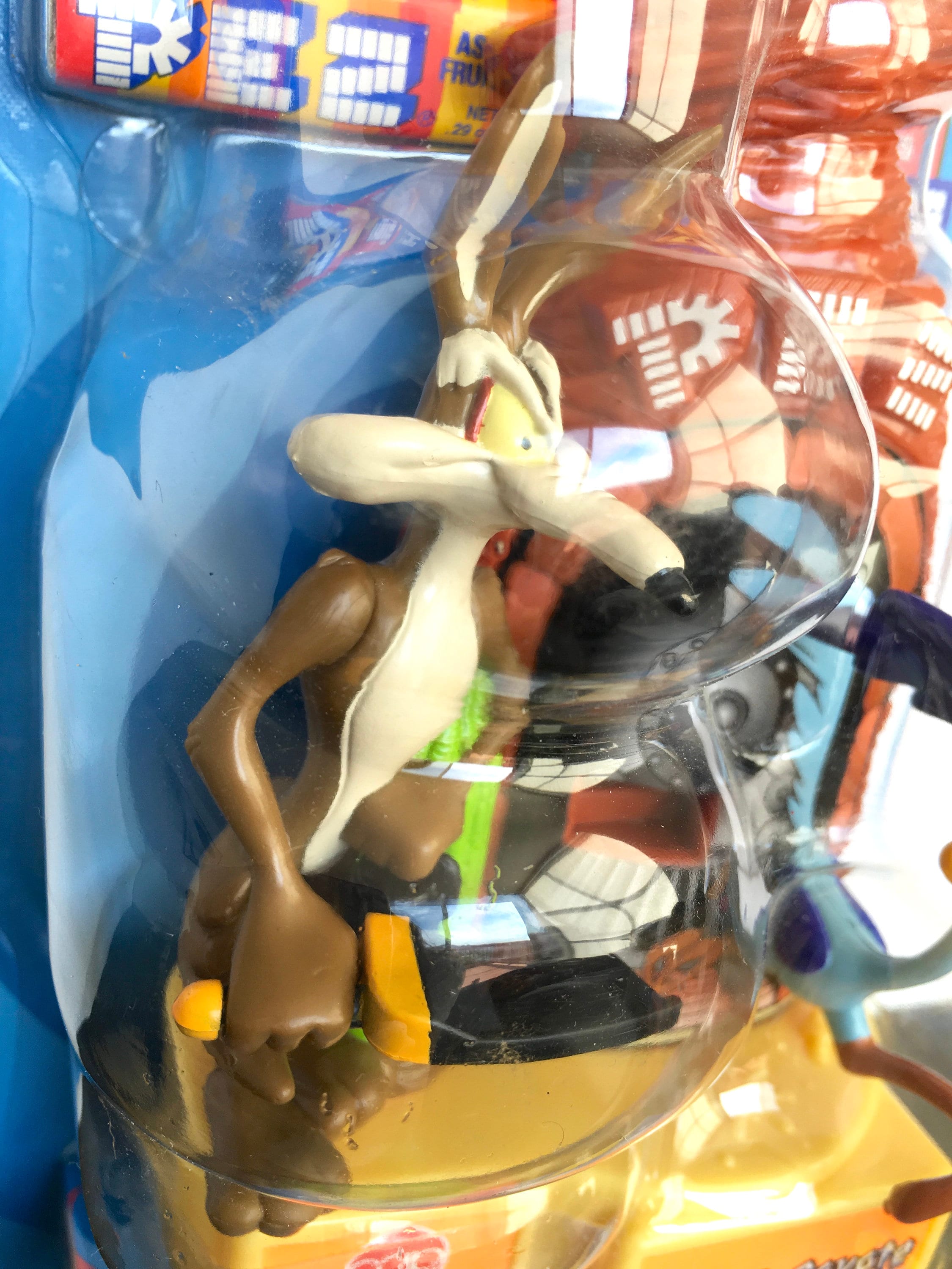 Vintage Looney Tunes Pez Candy Hander: Wile E. Coyote & Road