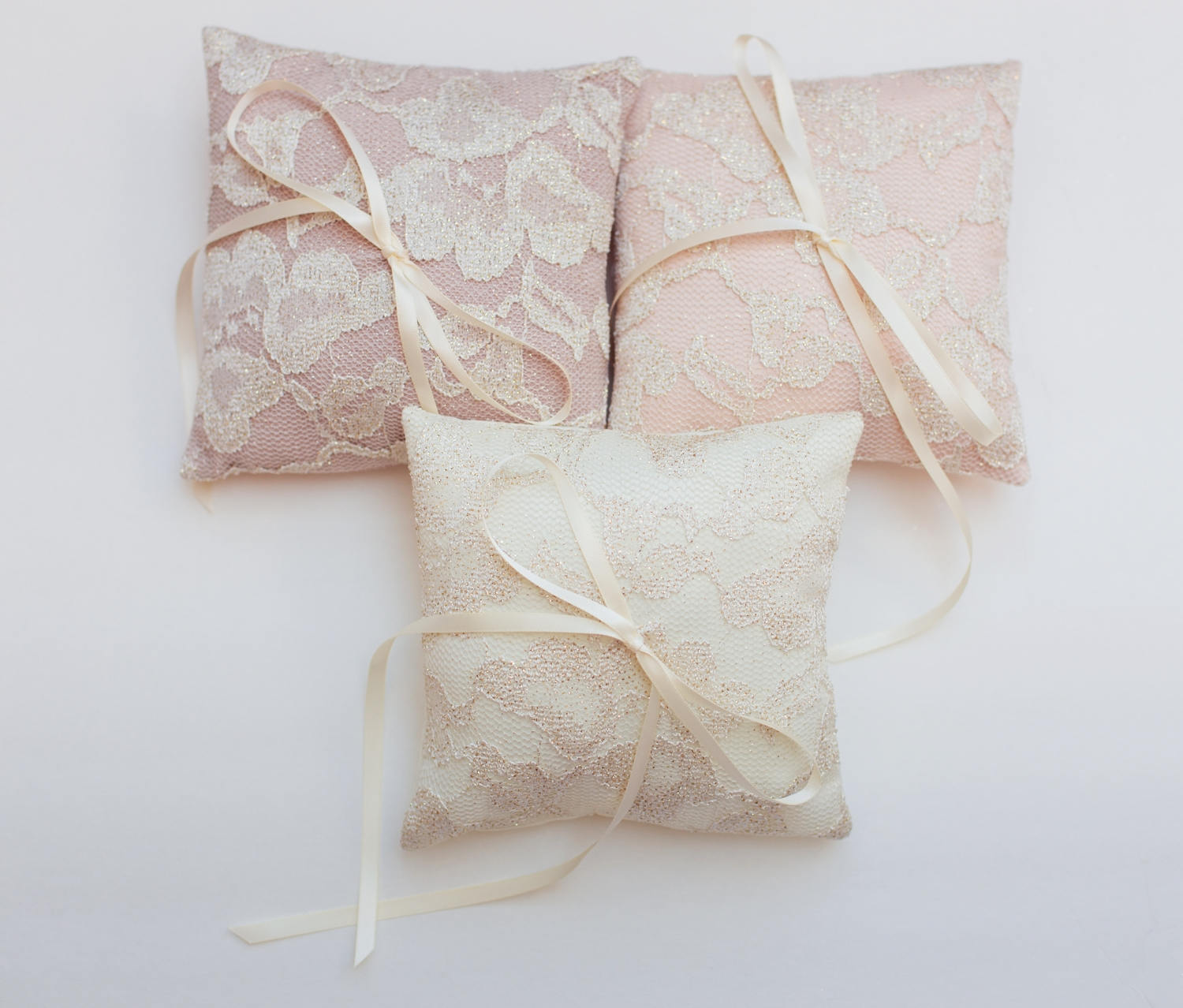 Ringkissen Elfenbein und Gold Handgemacht in den USA | Etsy