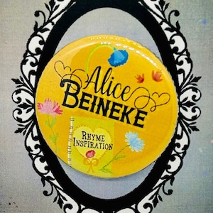 Broche, ímã, distintivo e botão inspirado no musical da Família Addams Alice Beineke