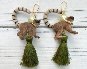 Leslie the Lemur Tassel Earring