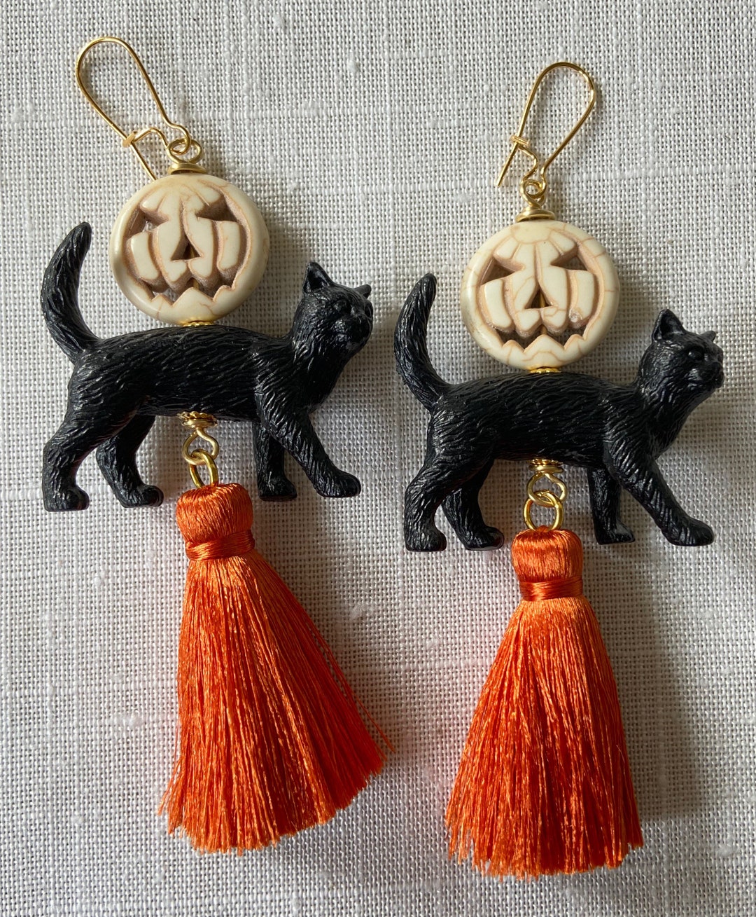 Lenora Dame Salem the Cat Halloween Earrings - Etsy