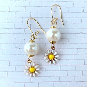 LAST FEW Lenora Dame Daisy Chain Pearl Earrings