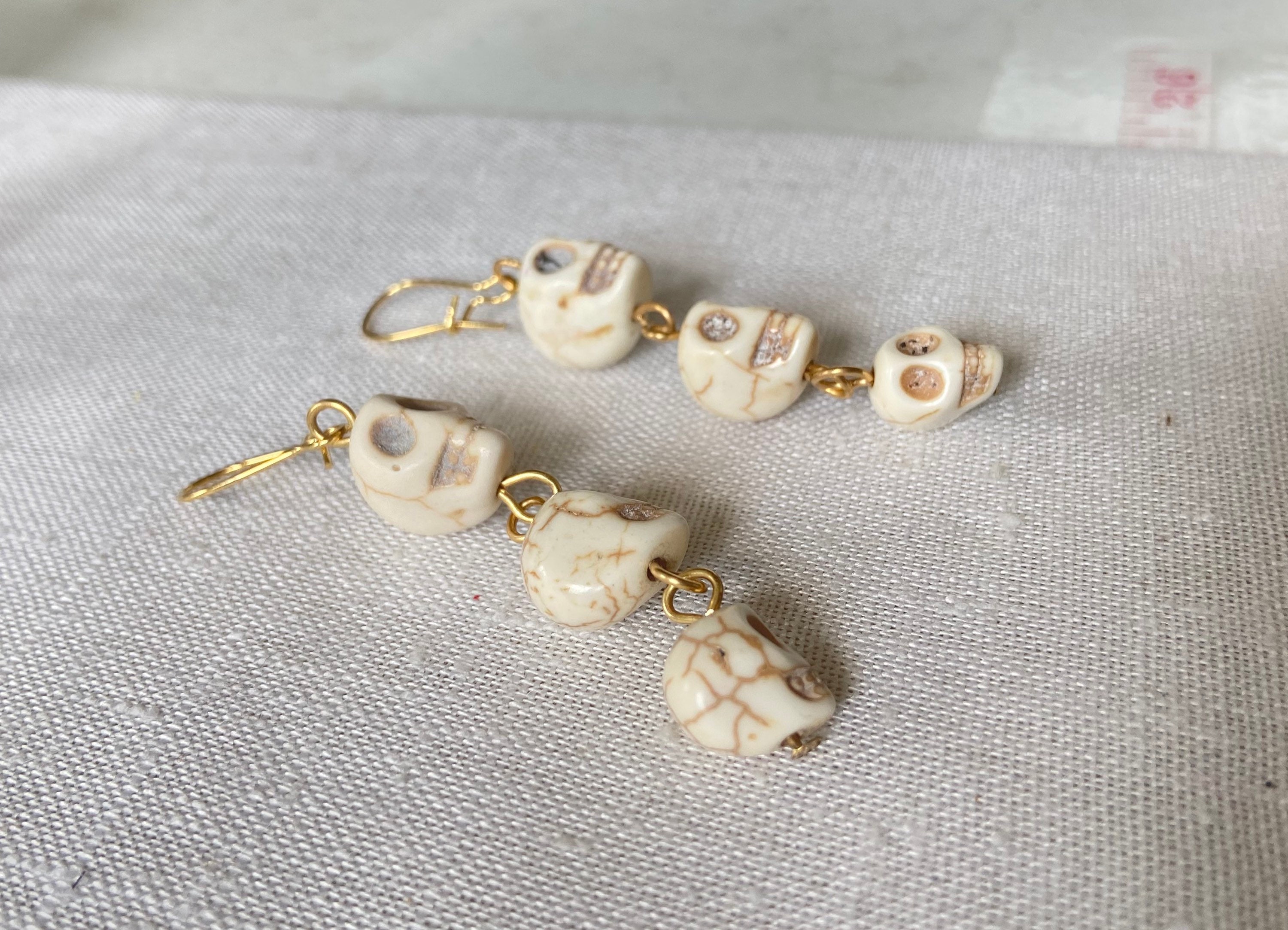 Lenora Dame Hamlet Skull Halloween Earrings