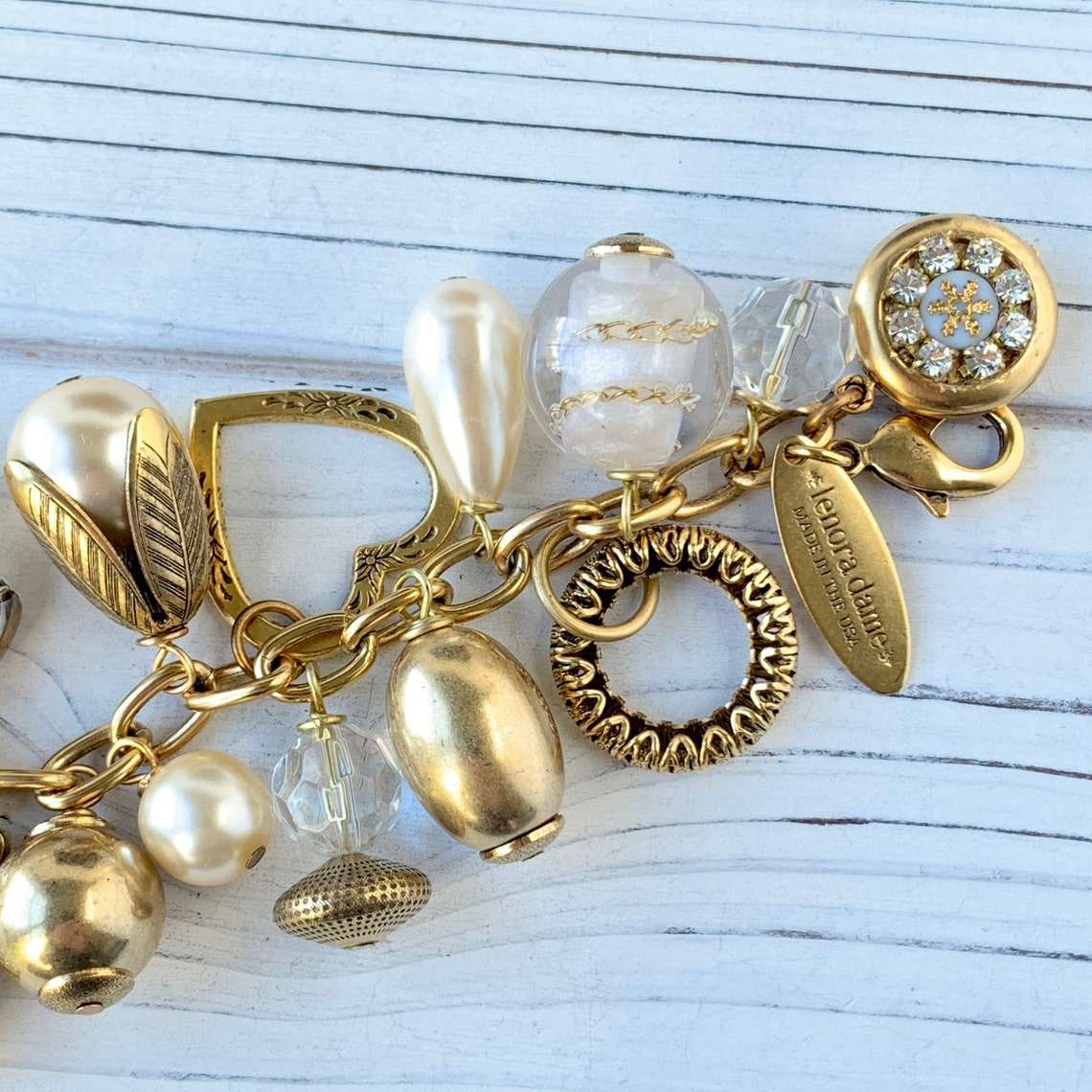 charms nike