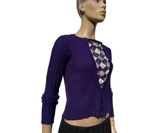 Cárdigan morado con estampado de rombos Y2K para mujer, estilo academia, con capas falsas, ajustado, acanalado, delantero abierto, cuello en V, botones de un cuarto, años 2000