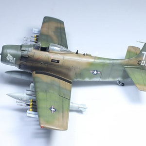 USAF A-1J Skyraider Vietnam war 1:72 Pro Built Model Built and painted by Professional skills image 7