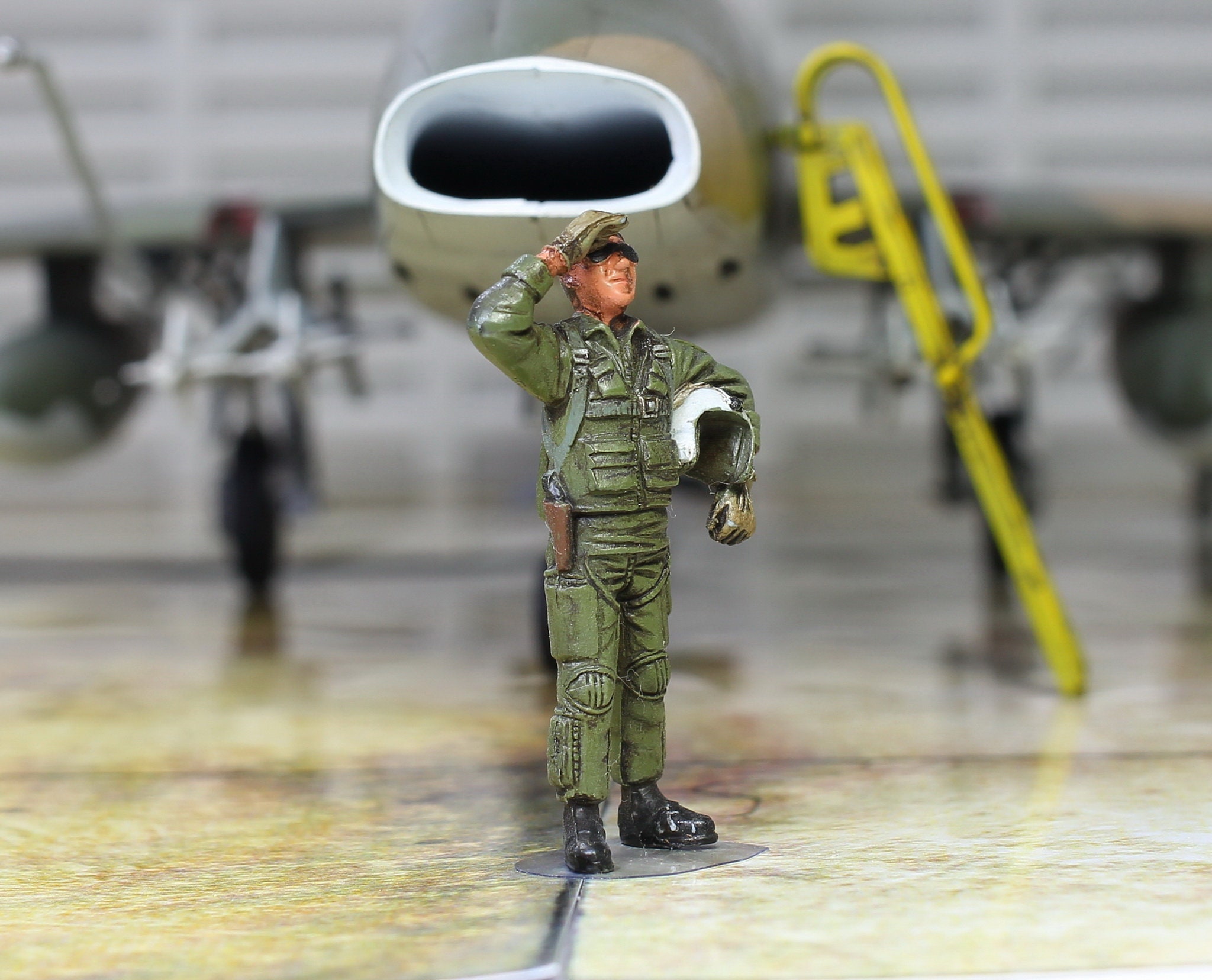 Painted Figure USAF Pilot 1:48 (built and Painted by Professional