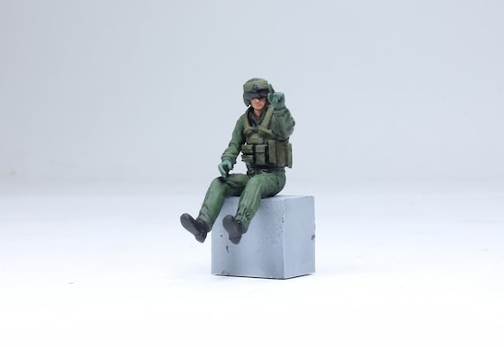 手作り塗装済みアメリカ軍ヘリコプターパイロット＆クルーフィギュア 1