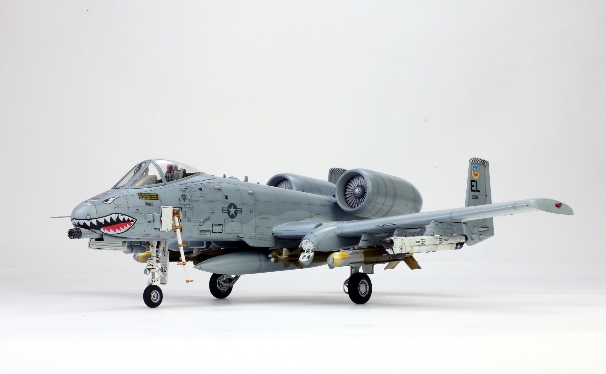 A-10 Thunderbolt II 1/48スケールモデル ALL NEW! A-10C Thunderbolt II Warthog 1/48 Scale Model Kit
