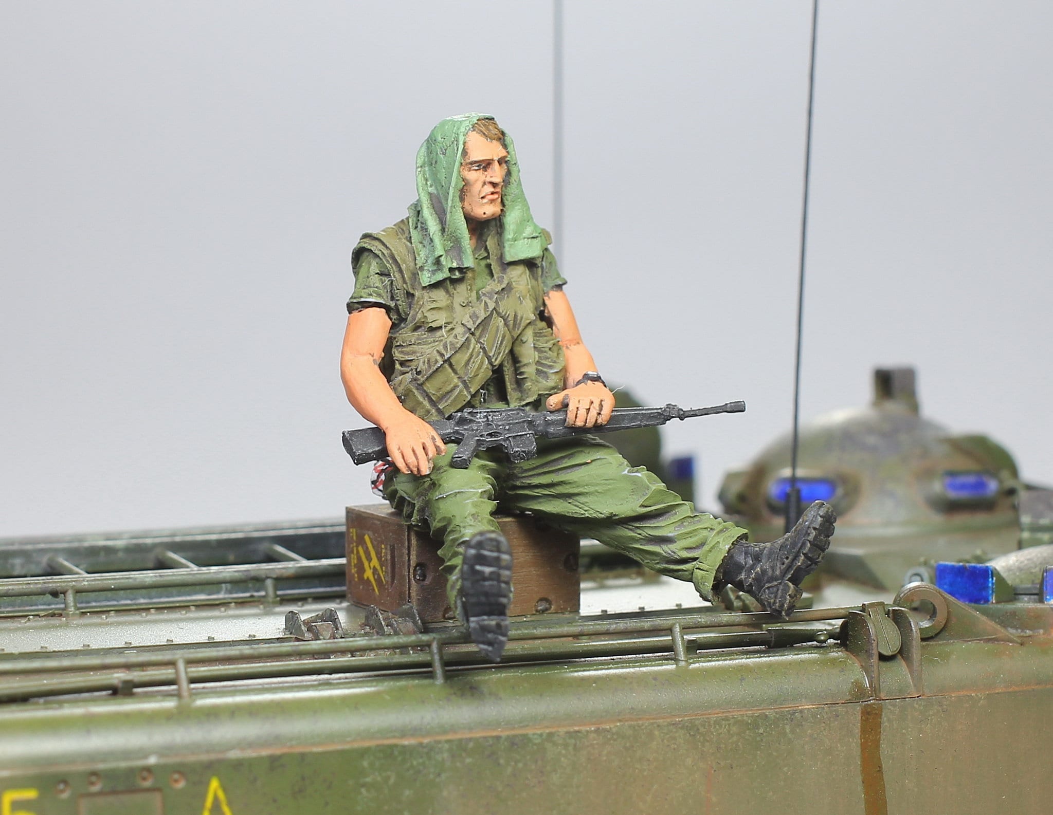 ベトナム戦争で休息中の米海兵隊兵士の塗装済みフィギュア 1:35