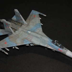 Russian SU-27 MKK Flanker G 1:72 (Built and painted by Professional skills)