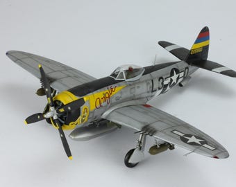 Preordina il modello di aereo della seconda guerra mondiale P-47D-25 Thunderbolt "Angie" in scala 1:48 - Hasegawa Build verniciato da professionisti