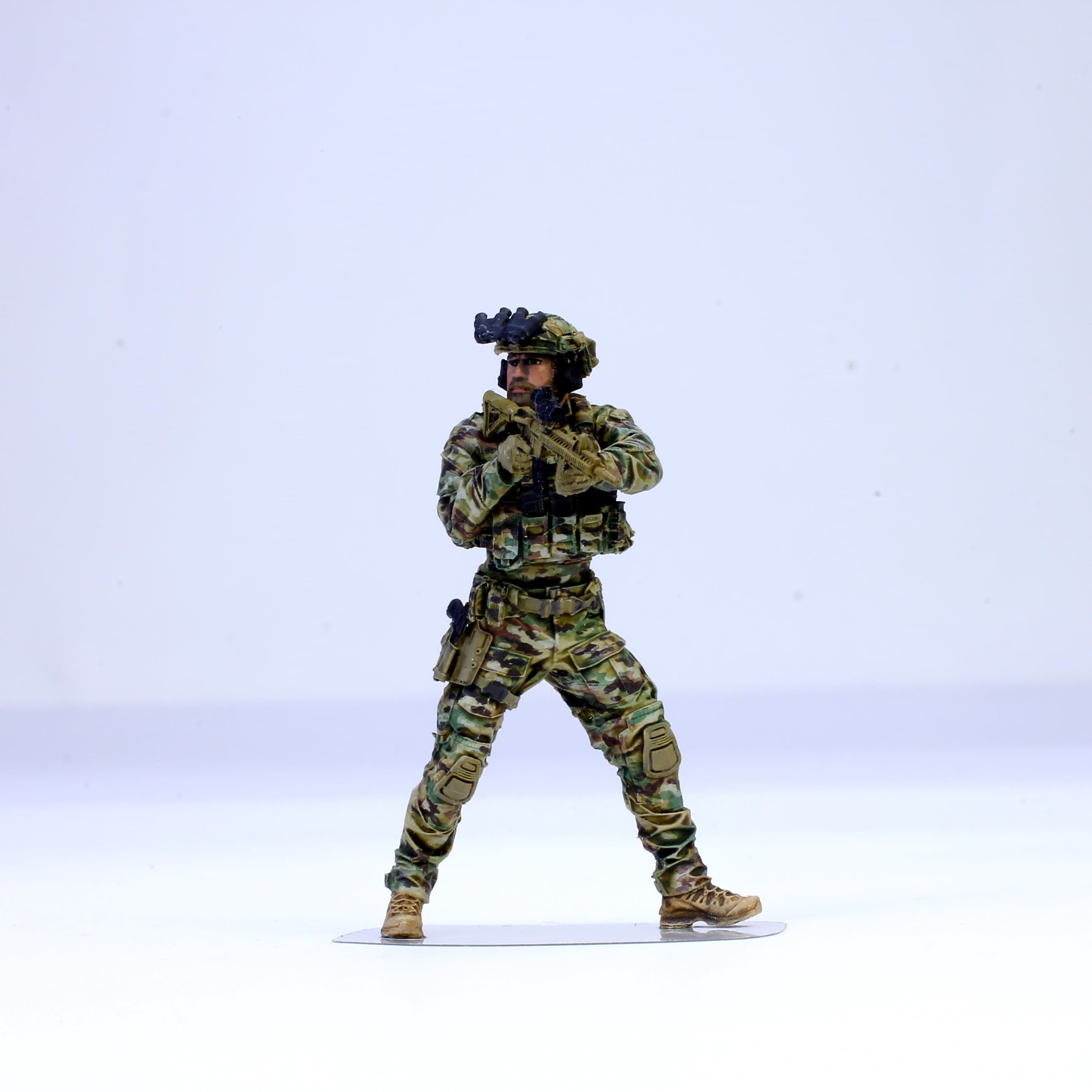 ミリタリーフィギュア 迷彩柄 装備付きダイビング ハンドメイドペイント済みアメリカ海軍特殊部隊SEALフィギュア：1/35