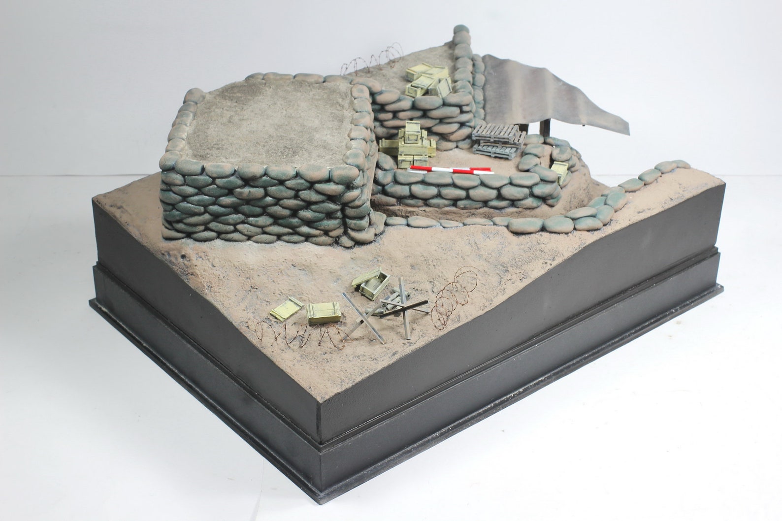 Preorder Built Diorama Khe Sanh Base 1968, Vietnam War Diorama 135