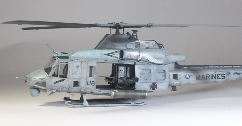 Pré-commande Pro Built Model USMC UH-1Y Venom 1:48 Construit et peint par des compétences professionnelles image 9