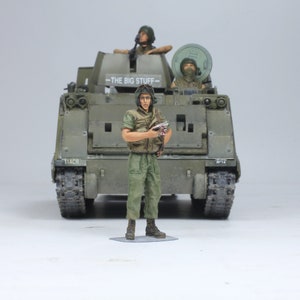 Painted Figure US Tank Commander in Vietnam war (01 figure)  1:35 scale (Built and painted by Professional skills)