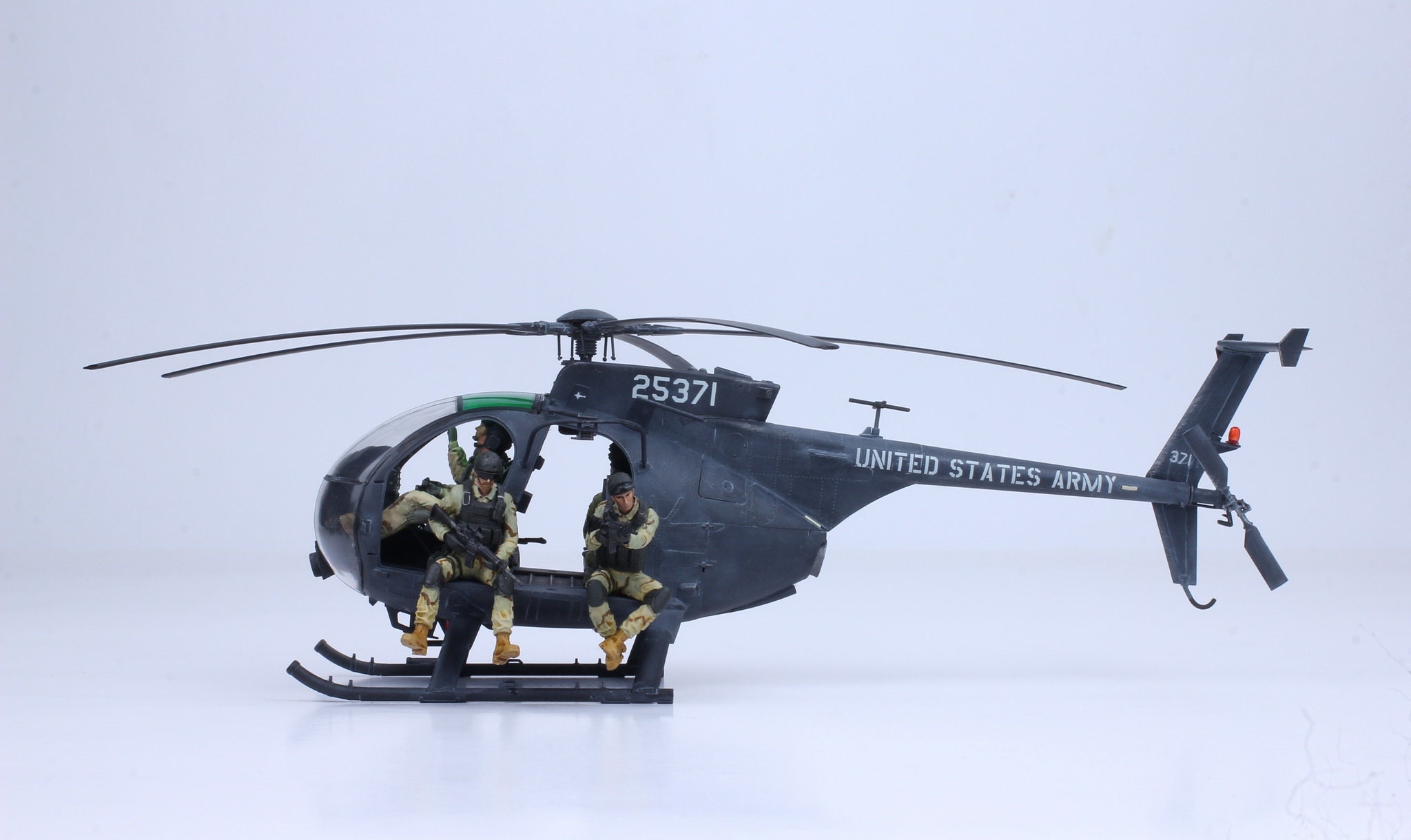 プロ製作モデル MAH-6J リトルバード ナイトストーカーズ / パイロット