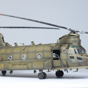 Special Force MH-47A SOA Chinook Modern warfare 1:72 Built Model (Built and painted by Professional skills)
